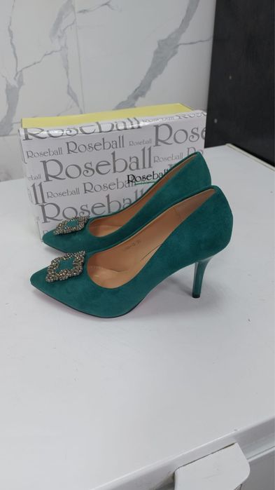 Женская вечерняя обувь