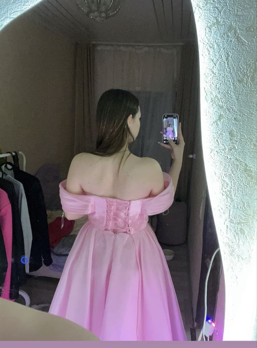 Продам платье новое