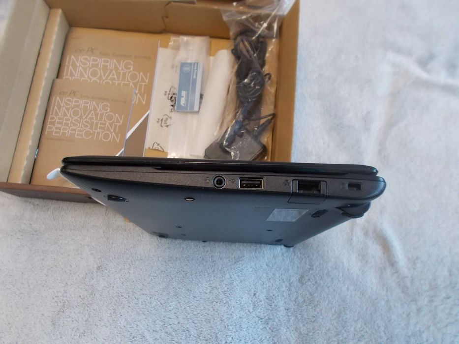 Лаптоп  -  ASUS EEE PC -10,1" , като НОВ