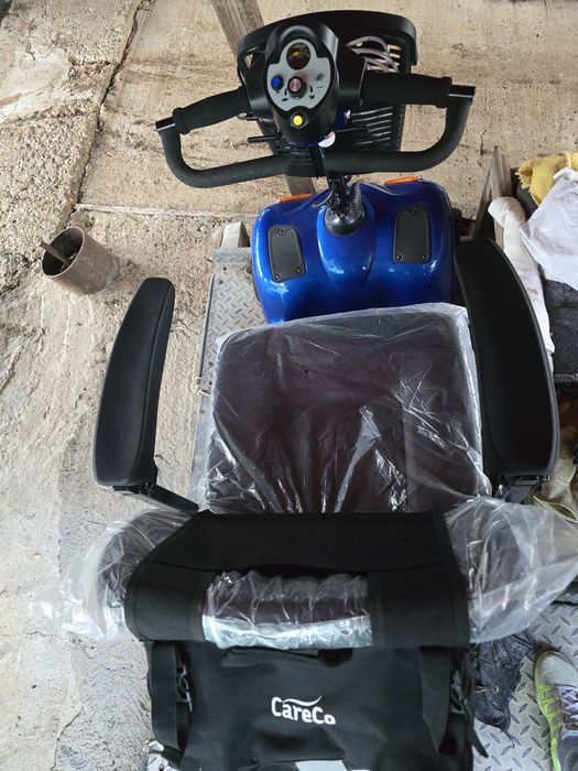 Scooter/scuter/cărucior electric Bătrâni,pers. Dizabilități