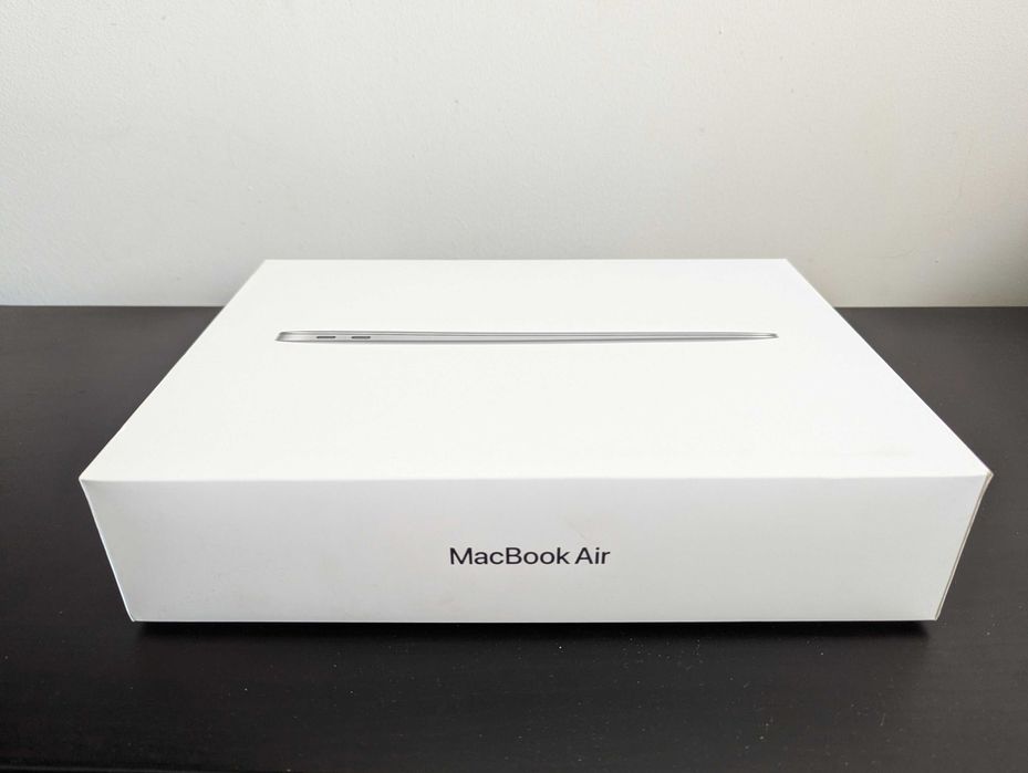 Apple Macbook Air 13" M1 8GB RAM / 256GB