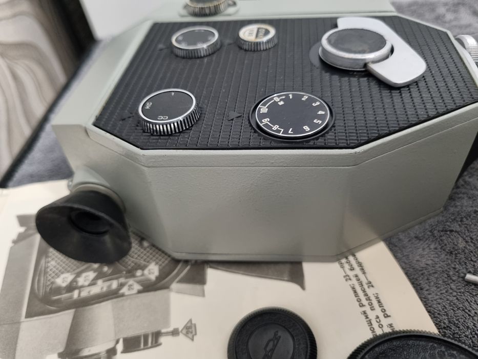 Кинокамера " Кварц ".