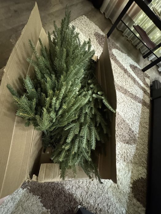 Продам искусственную елку