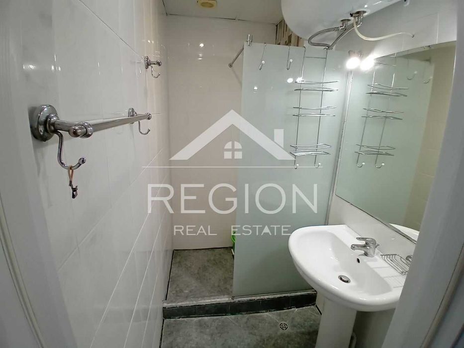 Дава се под наем Четиристаен апартамент в Варна, Цветен квартал - 90 кв.м за 598.23 € - Снимка #9