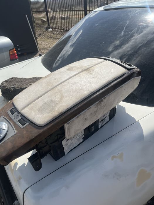 Подлокотник на BMW e65