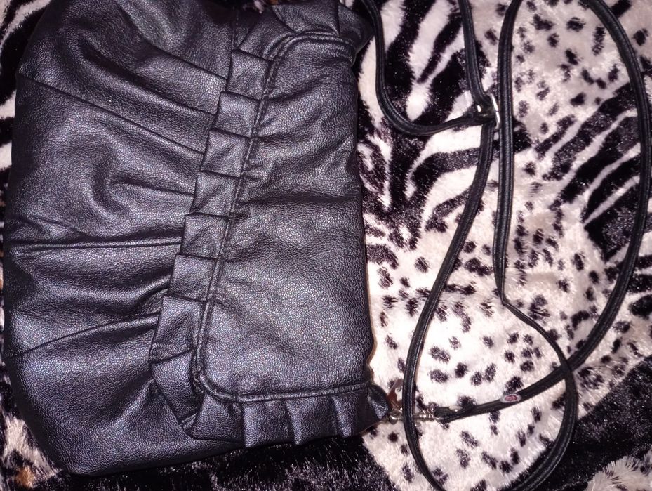 Gentuțe dame ,de umar