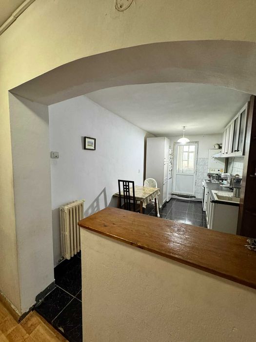 Apartament cu 4 camere, 2 băi și 3 balcoane  gata de mutare.