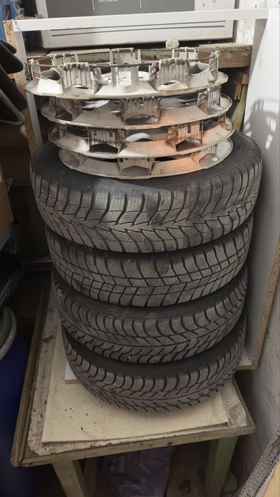 Jante tabla 4x100 cu gume iarna 155 65 r14