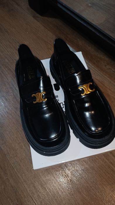 Продаю новые Лоферы