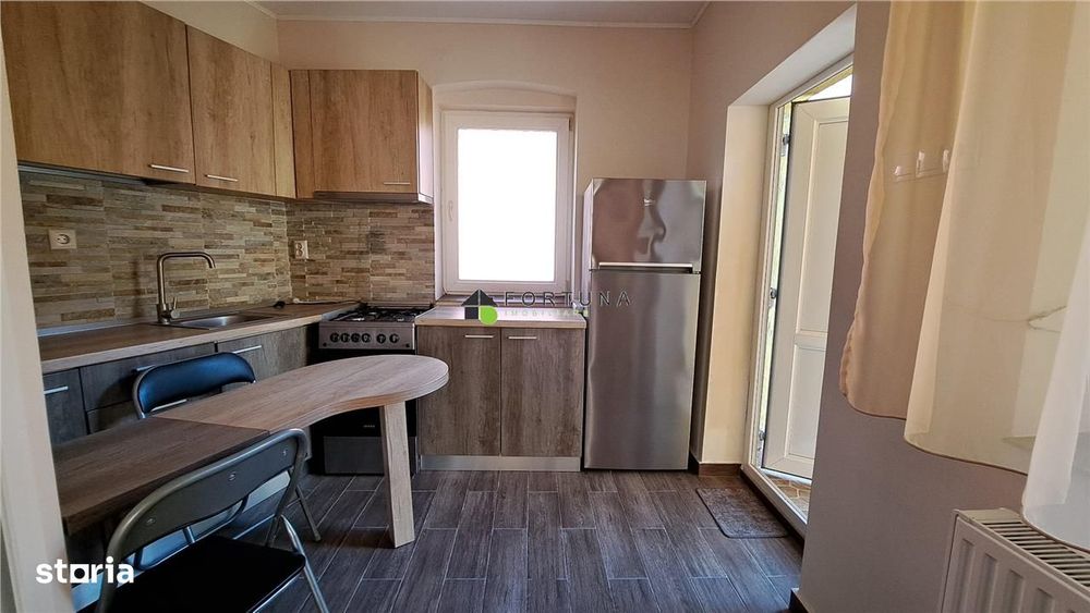 Casa cocheta, 2 camere mobilata si utilata, zona Piata Unirii
