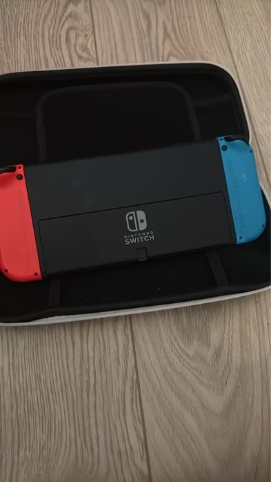 Nintendo Switch Oled в подарок две игры