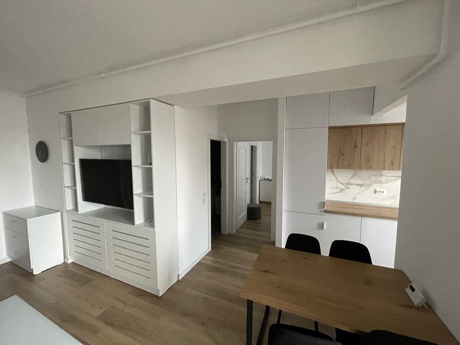 Proprietar închiriez apartament 2 camere Tepeş Vodǎ Residence
