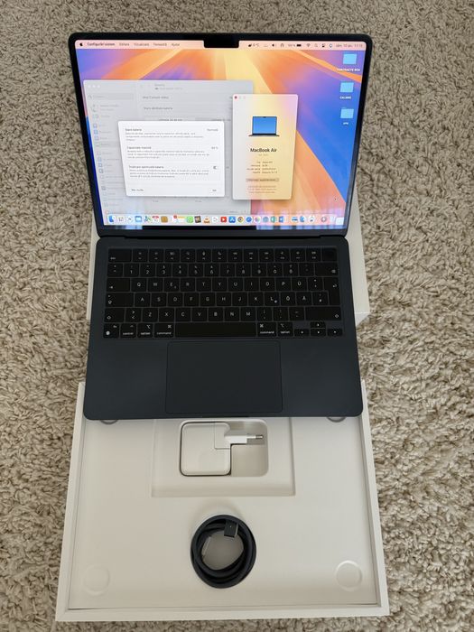 Laptop Macbook Air M2 stare impecabila