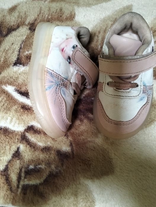 Papuci bebeluși fetițe
