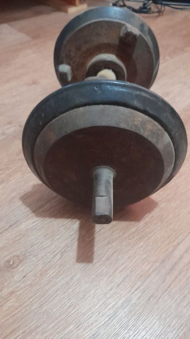 Продам гантели 12 и 13 кг