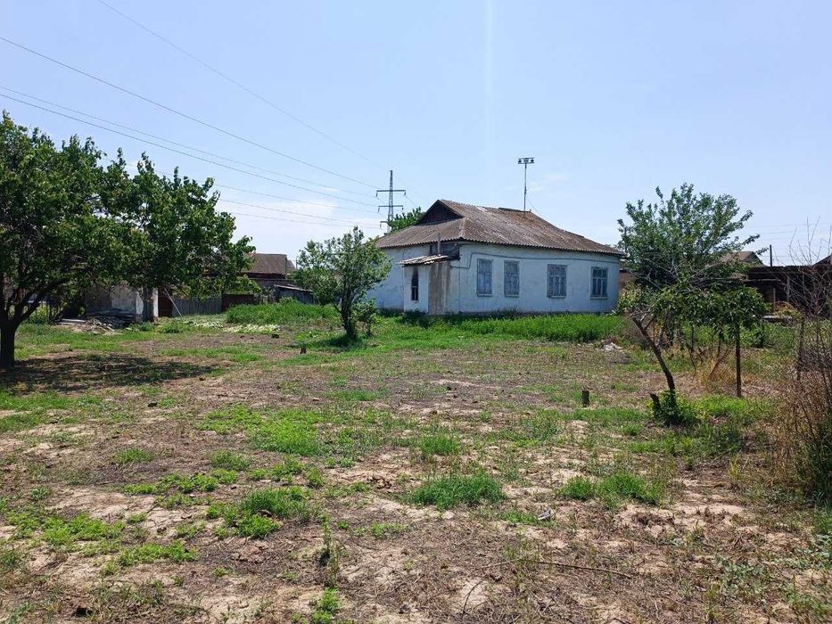 Сырдарё шахрида 14 сотих, 5 хонали ховли уй сотилади.