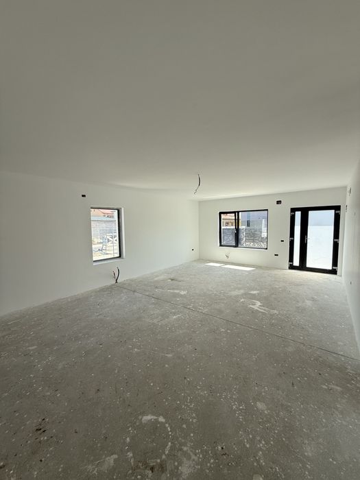 Vand casa Cumpana 3dormitoare,living,bucatarie inchisa,155m2