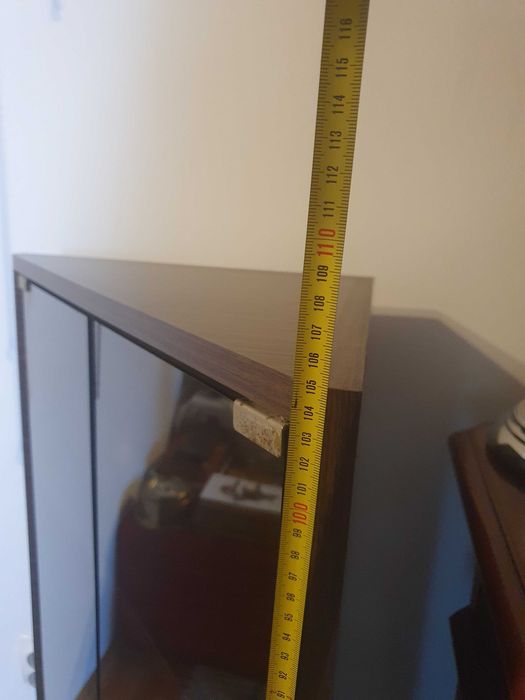 Vand dulap de colt cu usi de sticla