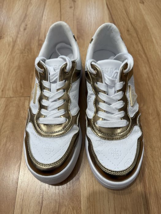 Guess оригинални дамски кецове