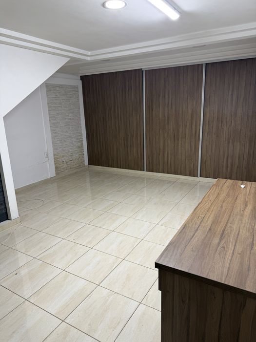 Inchiriez spatiu birou cladirea Milano