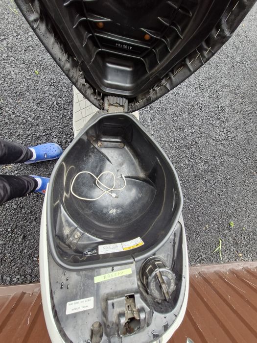 SUZUKI LETS 4 BASKET


---

Продаю скутер SUZUKI