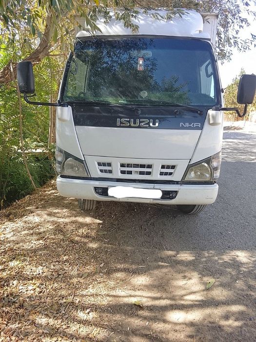 Isuzu  2.5 tonna