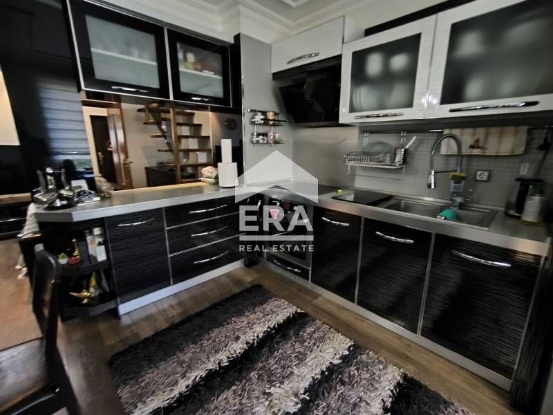 Продава се Многостаен апартамент в Хасково, Дружба 1 - 150 кв.м за 742 €/кв.м - Снимка #2