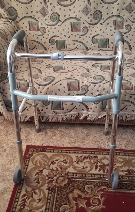 Ходунки для взрослых.