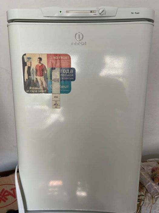 Холодильник «Indesit»