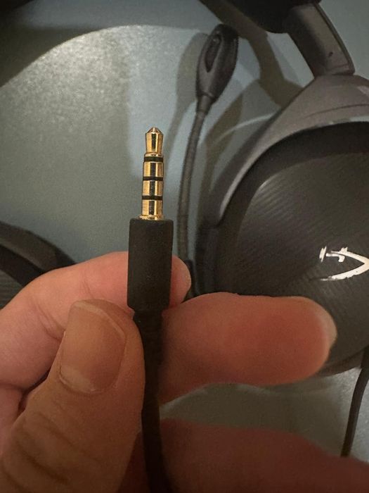 Продам игровые наушники Hyper x