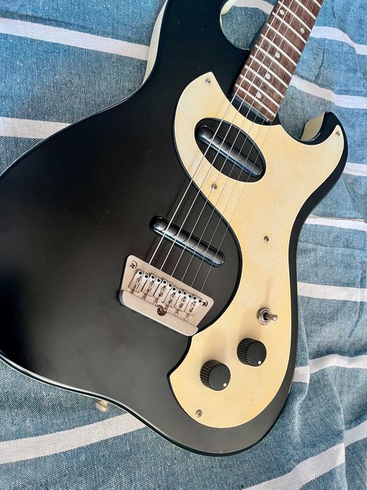 Продавам 350€ Danelectro 63 Double Cutaway