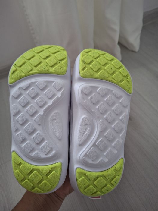 Чисто нови сабо Nike