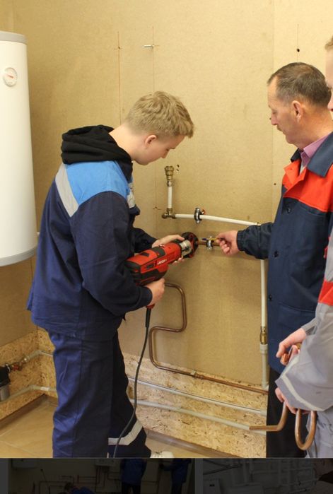 Сантехник ремонт унитаза, установка смесителя.