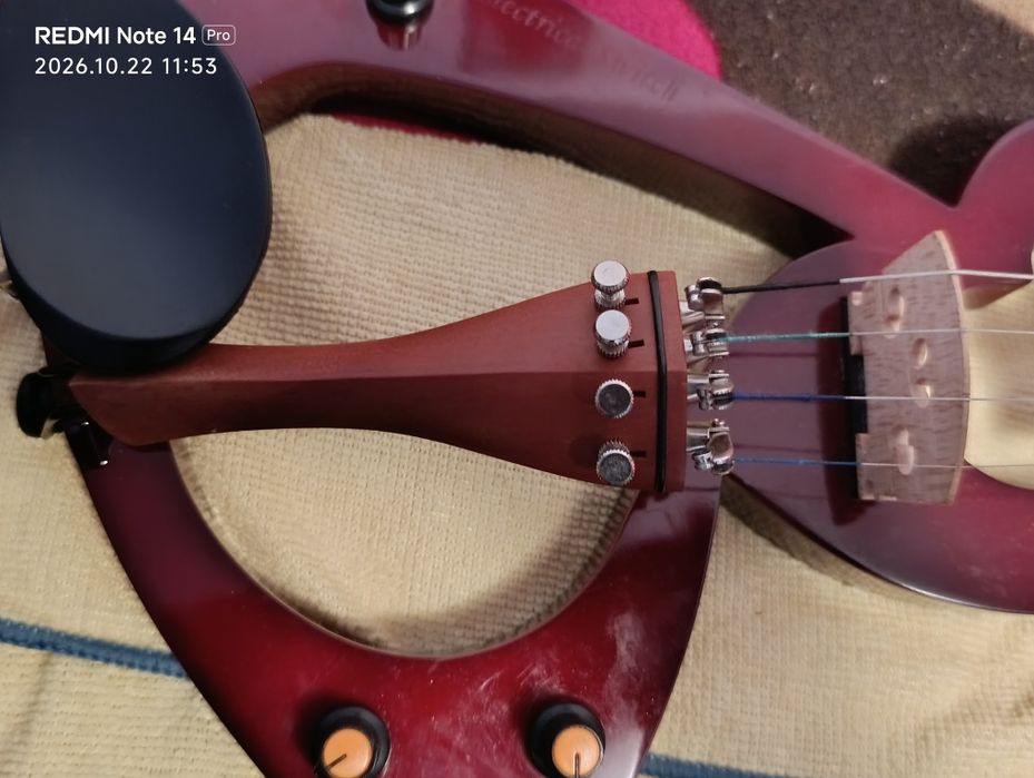 Vând vioara electrica