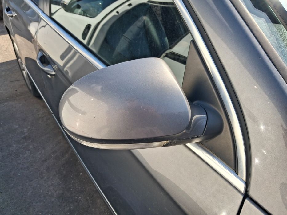Oglinda dreapta vw Passat b6 2007