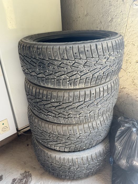 Зимние шины 215/55 R17