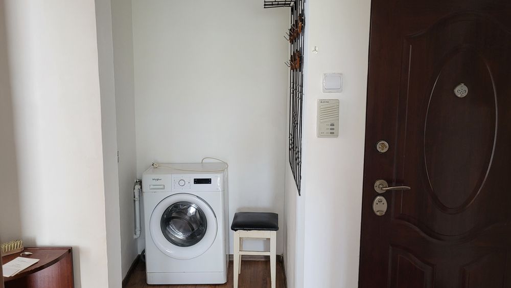 Garsonieră  spațioasă de închiriat.