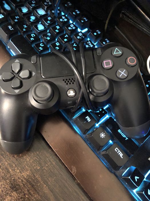 Продам Джостик на PS 4