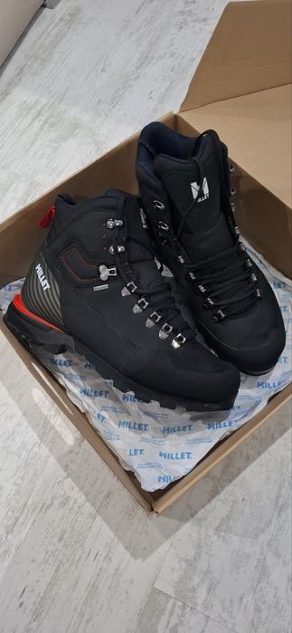 Мъжки обувки G TREK 5 GORE-TEX

Предназначени за преходи на дълги разс