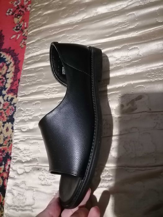 Продам обувь. Удобная 40