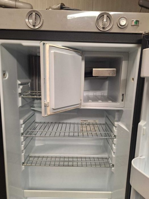 Frigider auto dometic RM5330