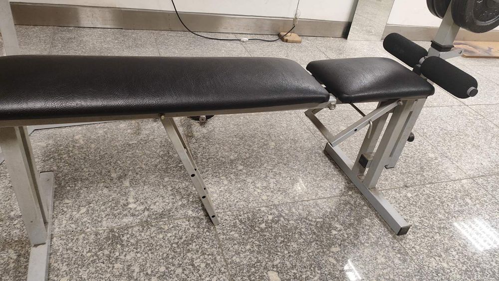 Домашен фитнес -2бр дъмбели крив лост с щипки и гайки