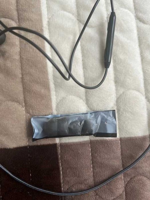 Casti cu fir Samsung in-ear cu dopuri silicon, conector 3,5 mm Jack