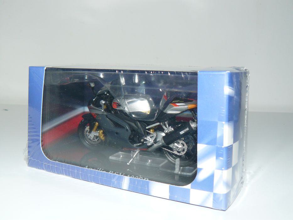 Macheta Moto APRILIA RSV 1000 R, Noua in Cutie,Scara 1:24