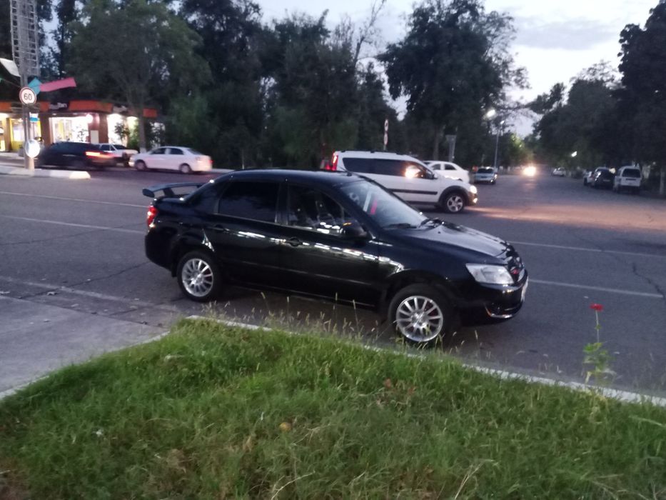 Продаю Ладу Гранту 2014 года