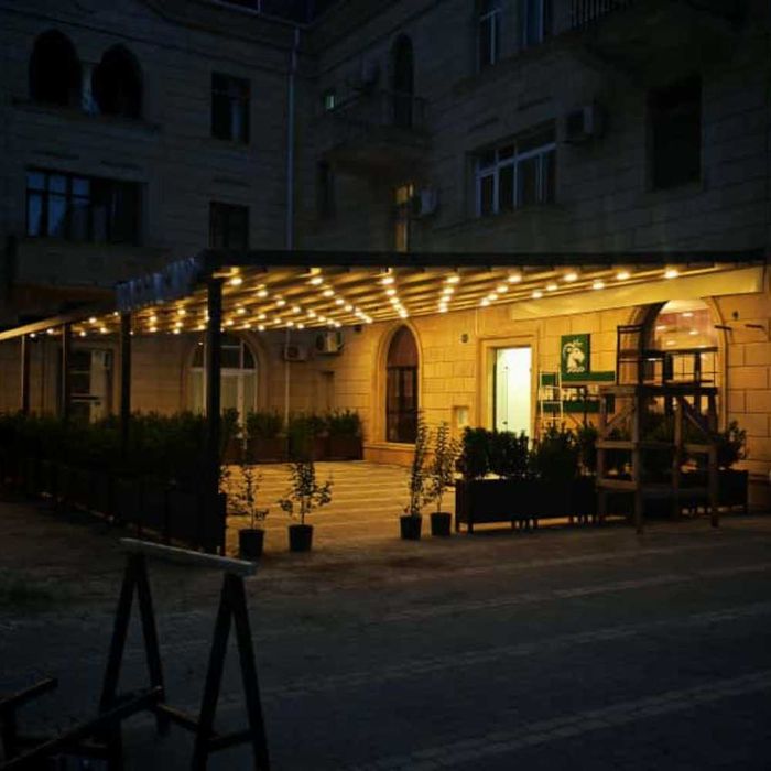 Pergola. Tentli Pergola. Kofe restoran va uylar uchun.