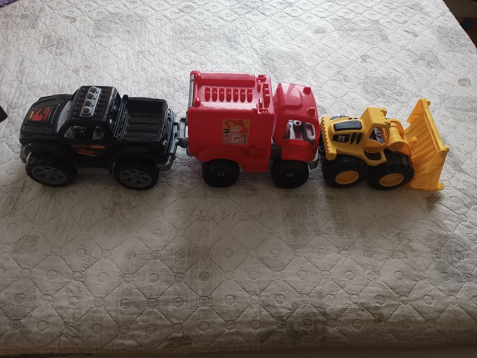 Три големи играчки