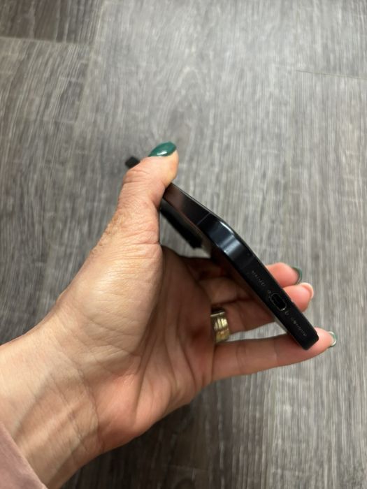 Продавам iPhone 15 Pro Max 256 GB като нов