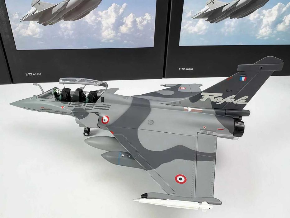 Macheta avion metalica Rafale B Nato scara 1:72 21 cm