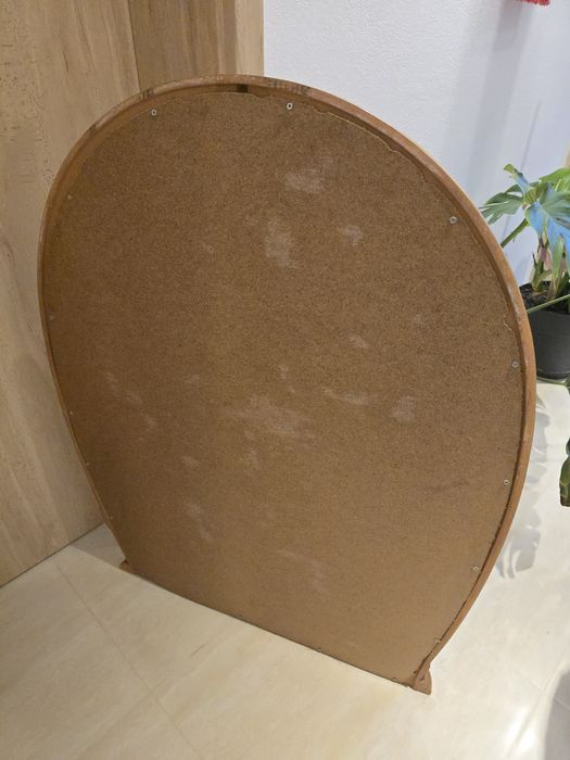 Oglindă de cameră cu ramă decorativă